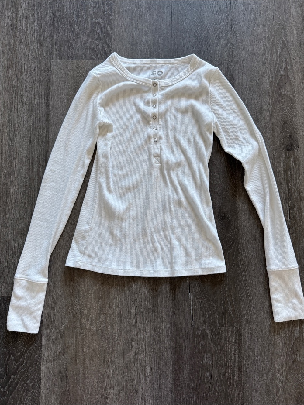 SO White junior Long-Sleeve Henley Top